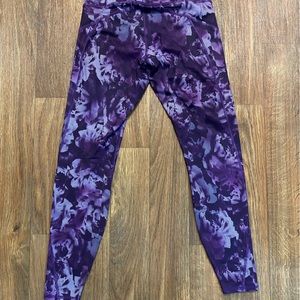 Like New! Athleta Rainer Running tights. Size Small